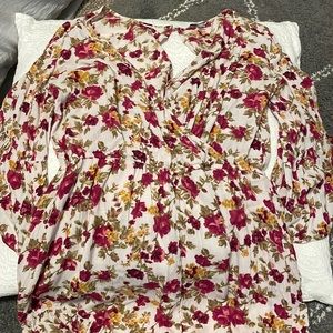 L Flowy American Eagle flower romper